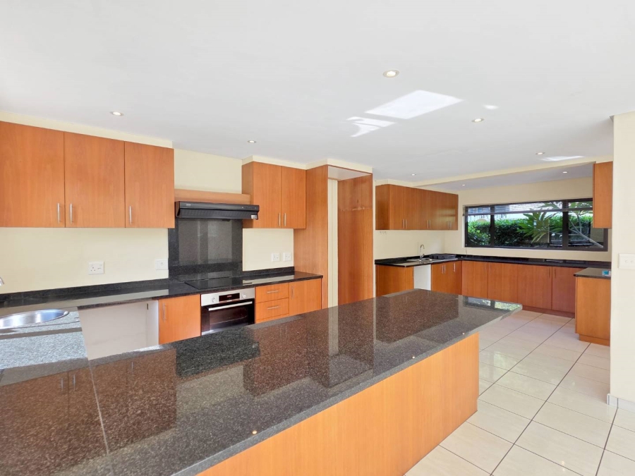 To Let 4 Bedroom Property for Rent in Oranjezicht Western Cape